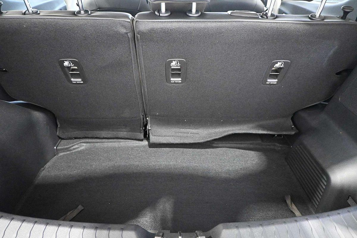 2025 Mahindra XUV3XO AX7L