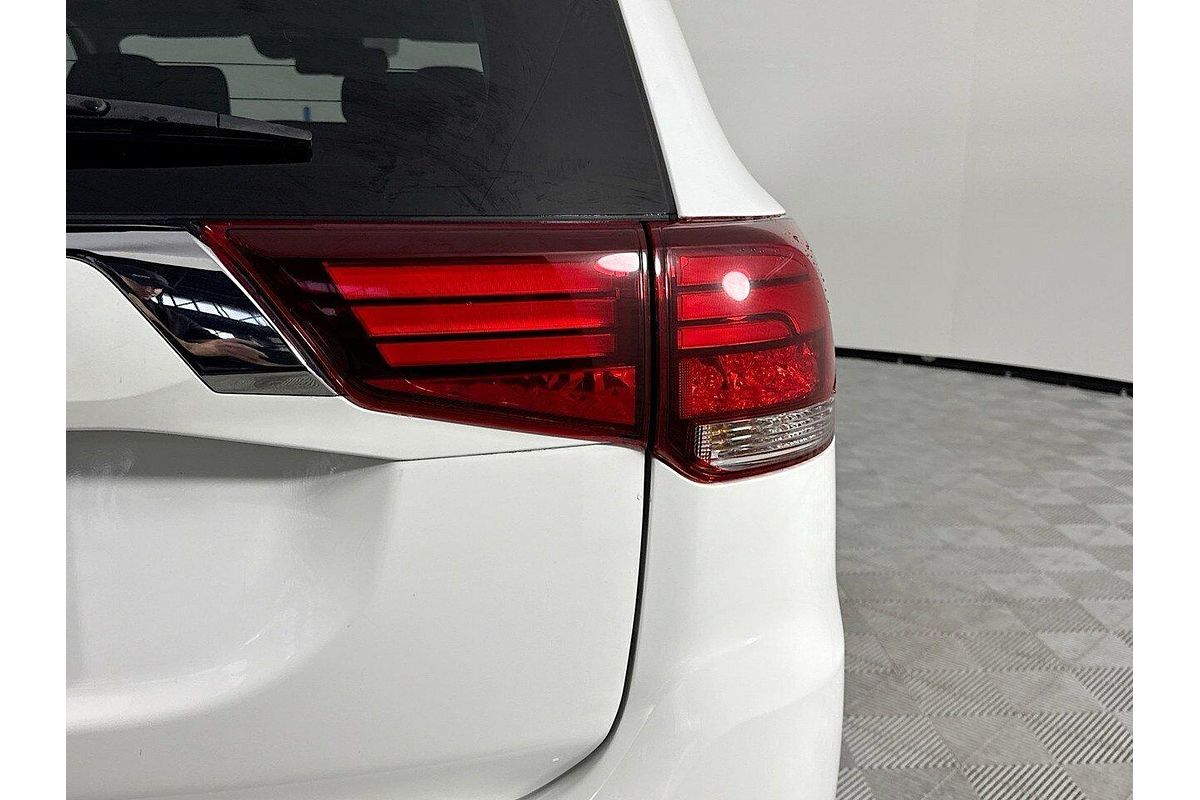 2017 Mitsubishi Outlander LS Safety Pack ZK