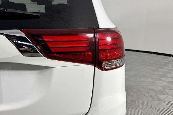 2017 Mitsubishi Outlander LS Safety Pack ZK