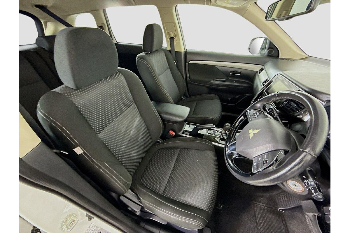 2017 Mitsubishi Outlander LS Safety Pack ZK