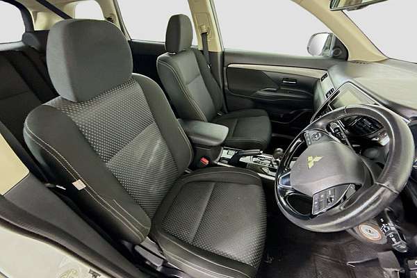 2017 Mitsubishi Outlander LS Safety Pack ZK