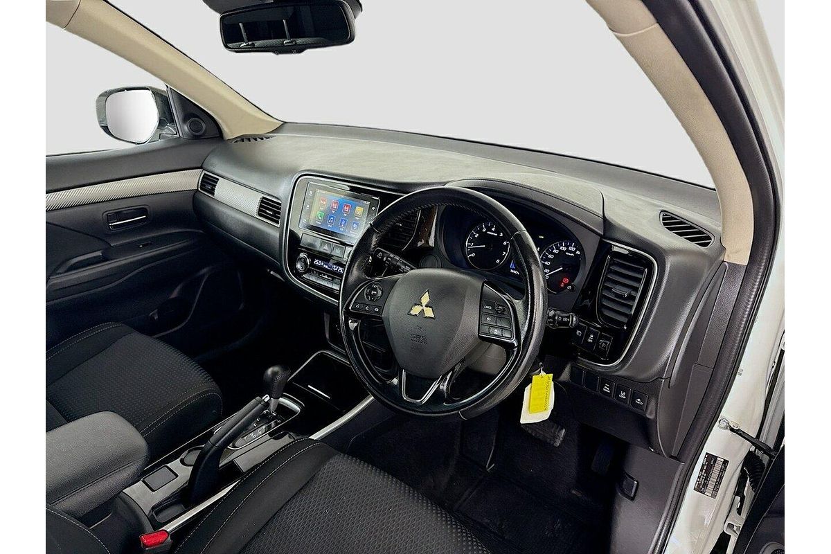 2017 Mitsubishi Outlander LS Safety Pack ZK