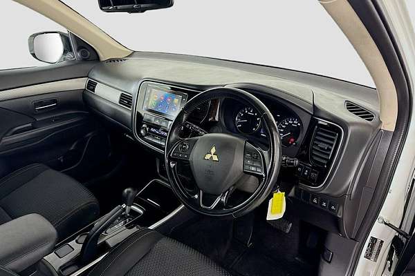 2017 Mitsubishi Outlander LS Safety Pack ZK