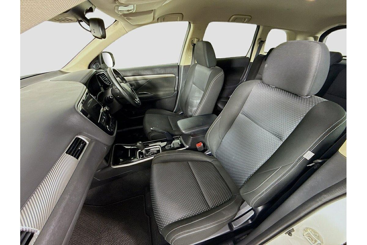 2017 Mitsubishi Outlander LS Safety Pack ZK