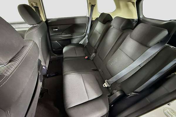 2017 Mitsubishi Outlander LS Safety Pack ZK