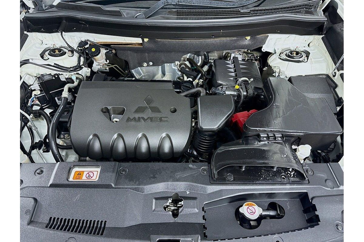 2017 Mitsubishi Outlander LS Safety Pack ZK