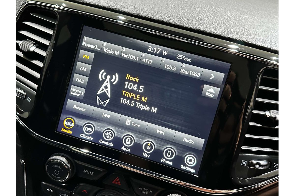 2021 Jeep Grand Cherokee Night Eagle WK