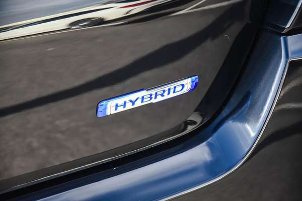 2025 Suzuki Swift Hybrid GLX UZ