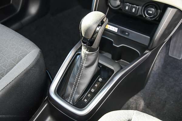 2025 Suzuki Swift Hybrid GLX UZ