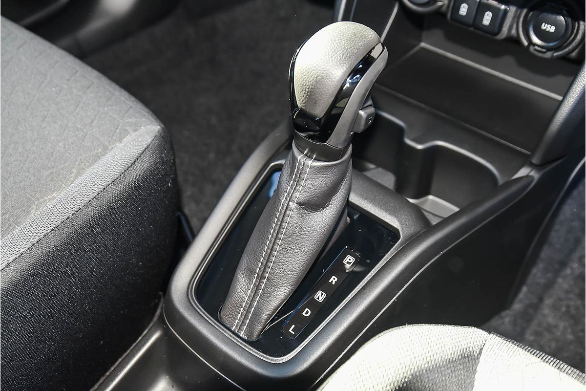 2025 Suzuki Swift Hybrid Plus UZ