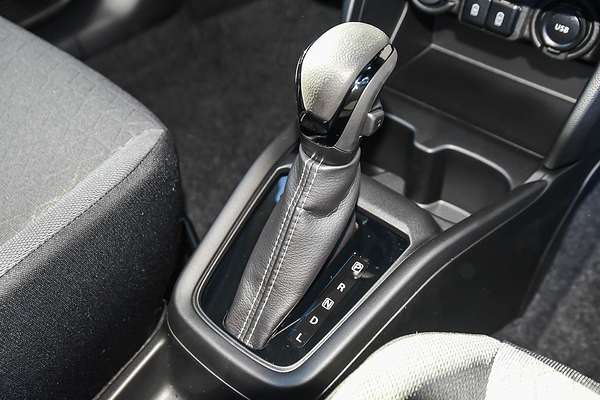 2025 Suzuki Swift Hybrid Plus UZ