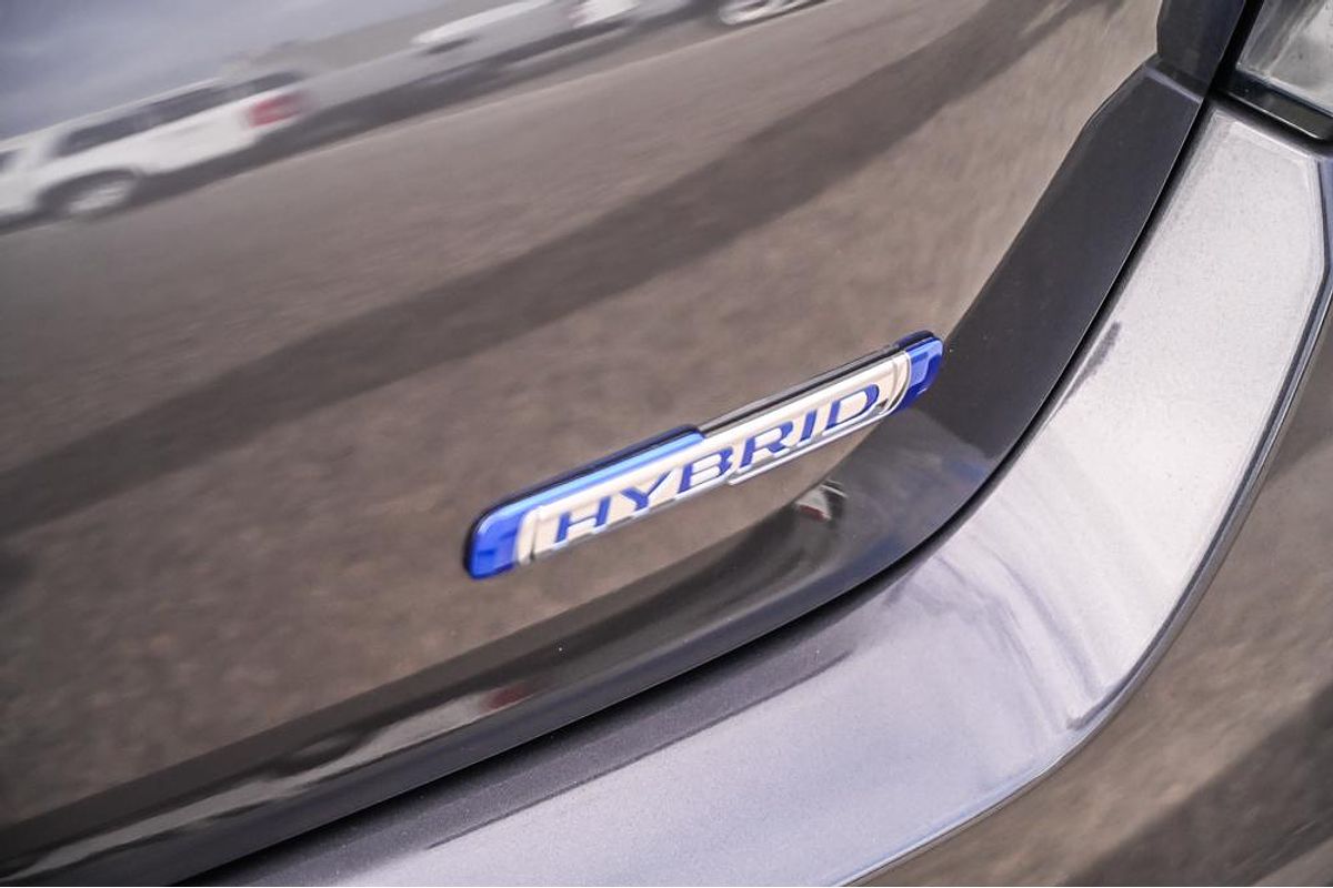 2025 Suzuki Swift Hybrid Plus UZ