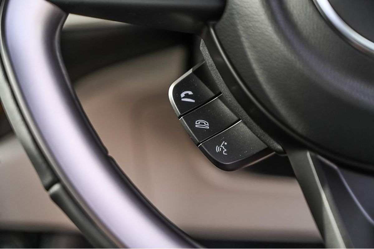 2025 Suzuki Swift Hybrid Plus UZ