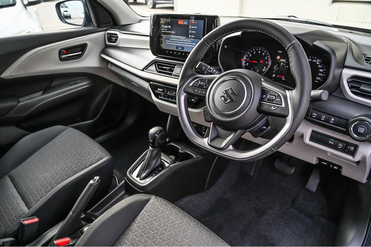 2025 Suzuki Swift Hybrid Plus UZ