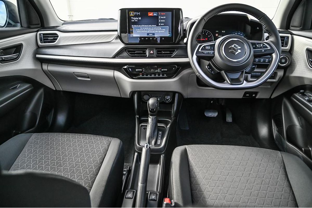 2025 Suzuki Swift Hybrid Plus UZ