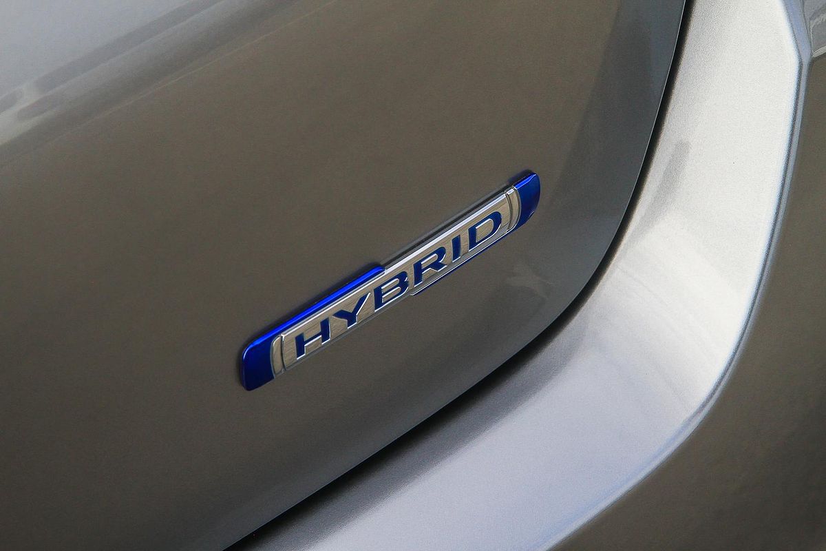 2025 Suzuki Swift Hybrid Plus UZ