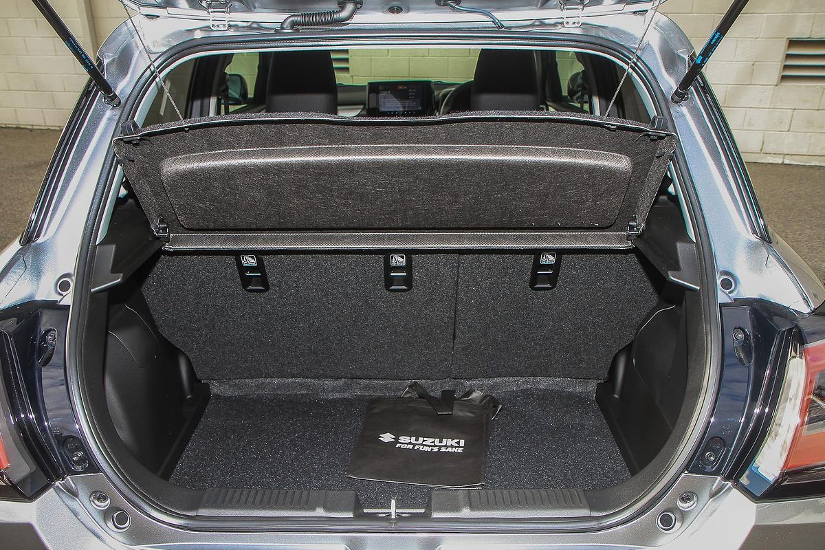 2025 Suzuki Swift Hybrid Plus UZ