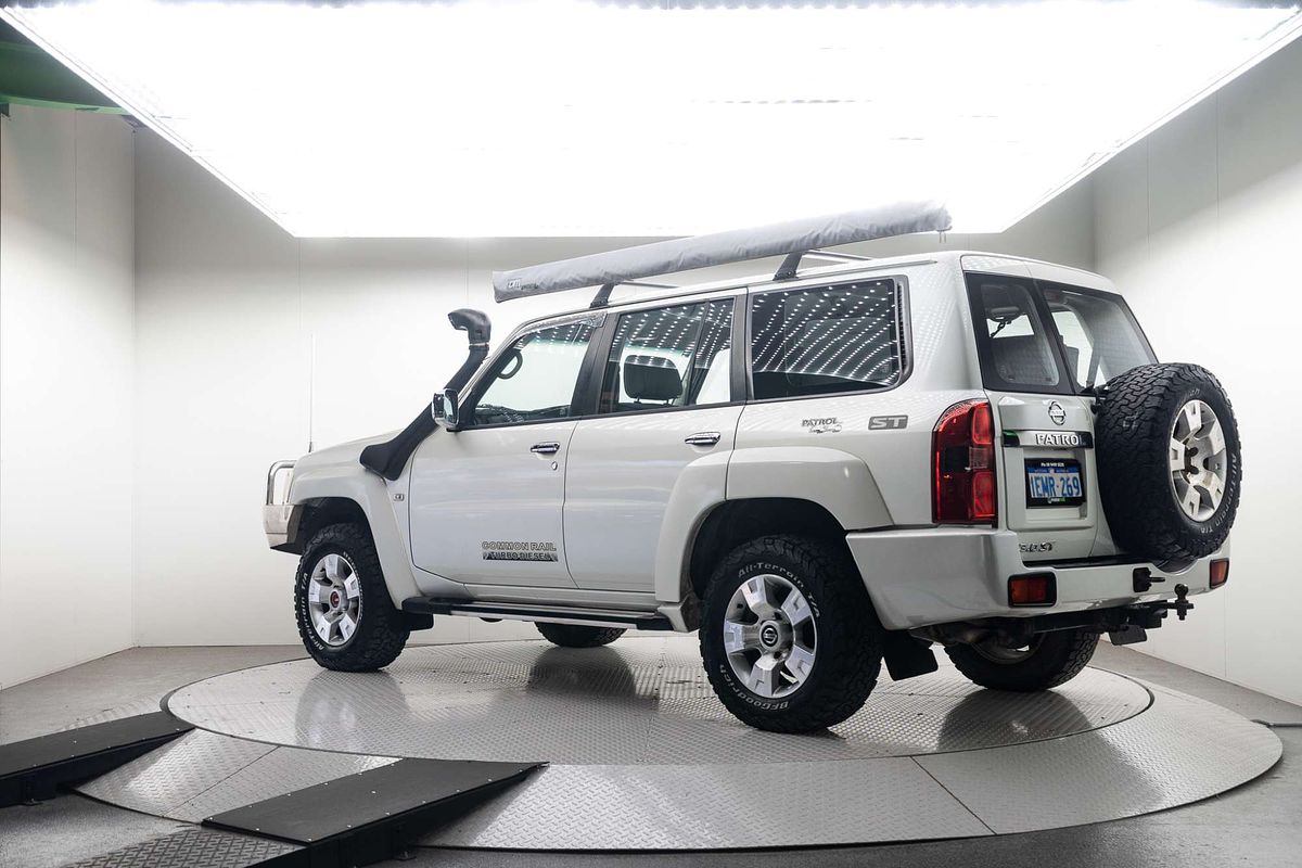 2010 Nissan Patrol ST GU 7