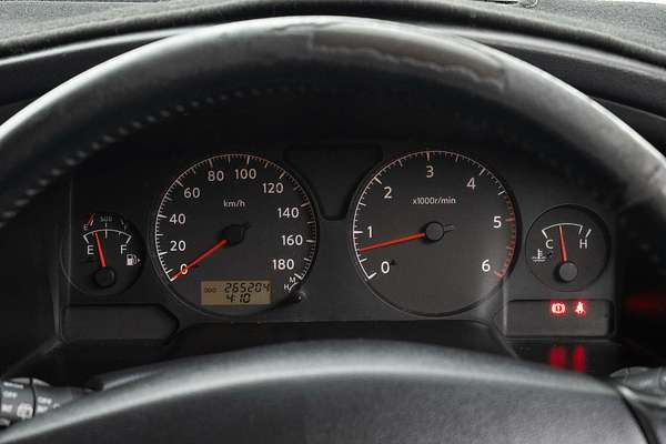 2010 Nissan Patrol ST GU 7