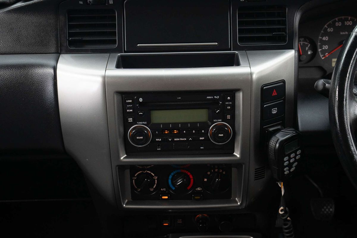 2010 Nissan Patrol ST GU 7