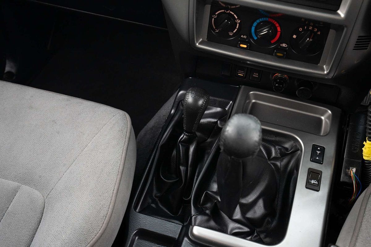 2010 Nissan Patrol ST GU 7