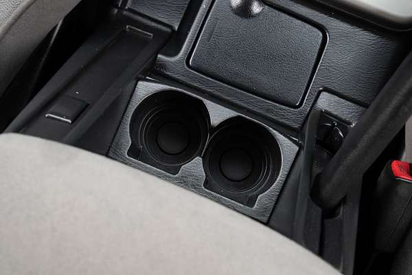 2010 Nissan Patrol ST GU 7