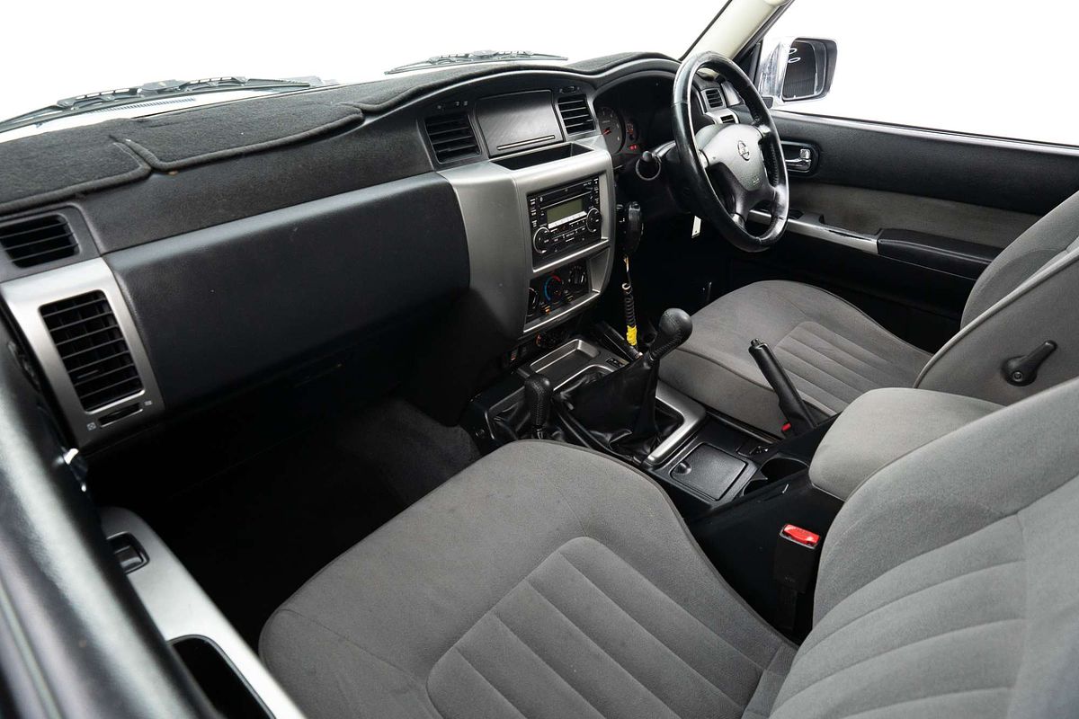 2010 Nissan Patrol ST GU 7