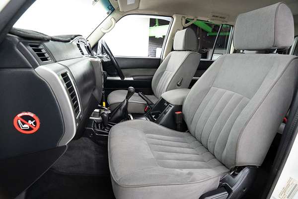 2010 Nissan Patrol ST GU 7