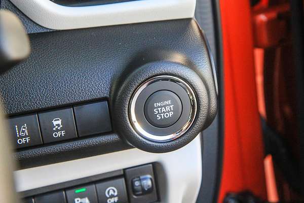 2025 Suzuki Swift Hybrid UZ