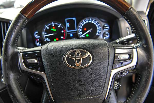 2017 Toyota Landcruiser Sahara VDJ200R