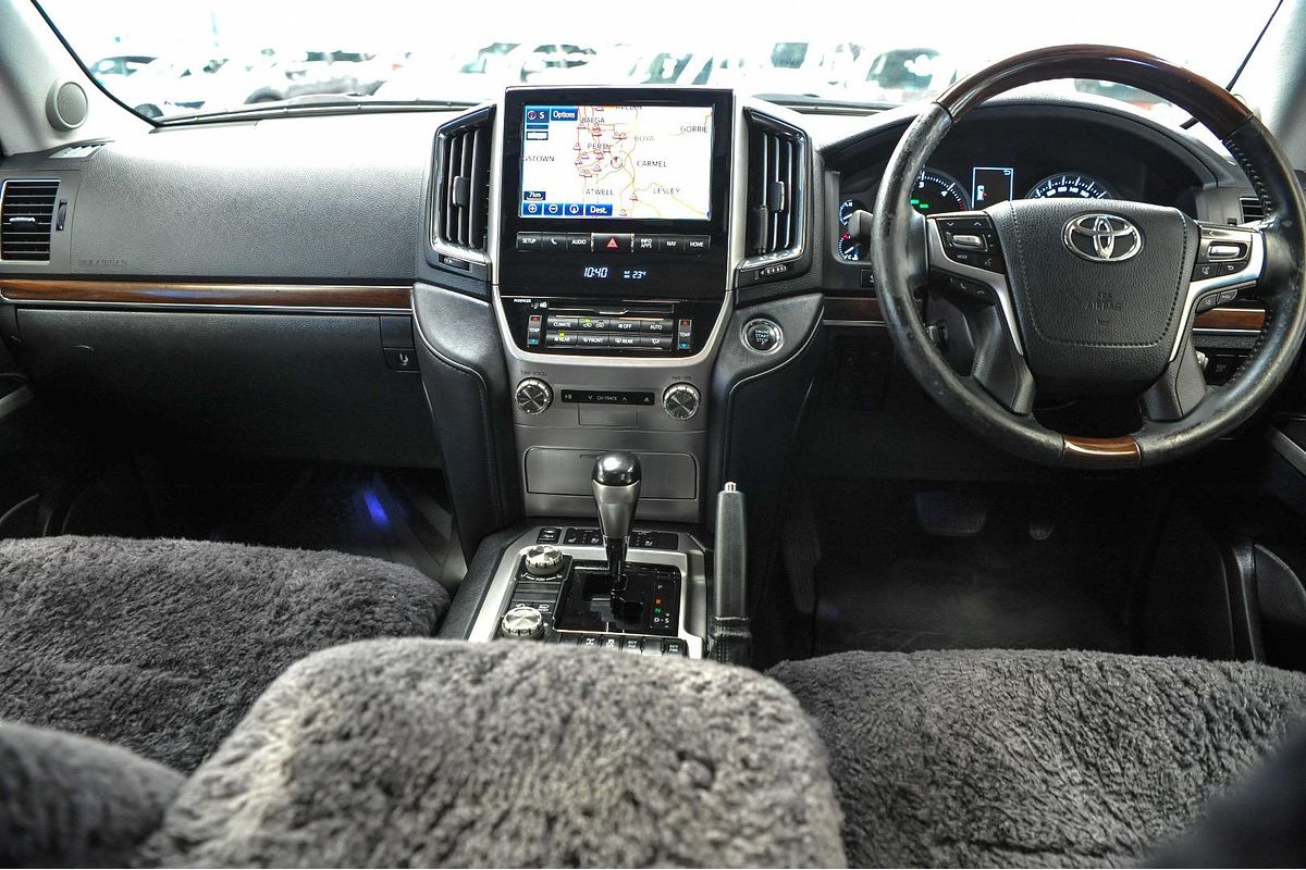 2017 Toyota Landcruiser Sahara VDJ200R