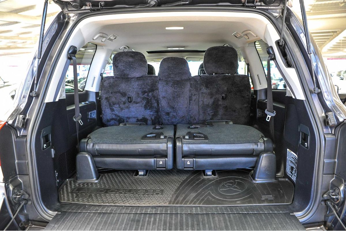 2017 Toyota Landcruiser Sahara VDJ200R