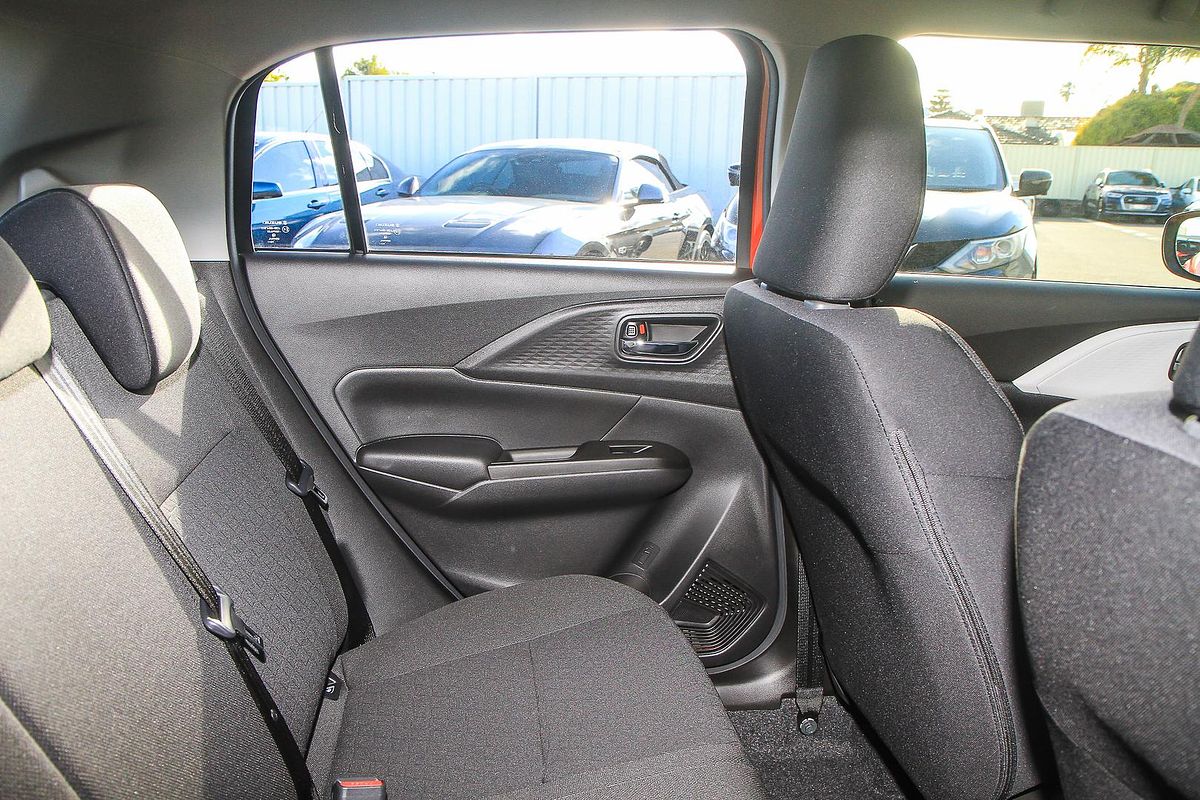 2025 Suzuki Swift Hybrid UZ