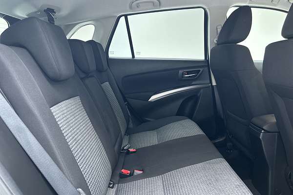 2023 Suzuki S-Cross JYB