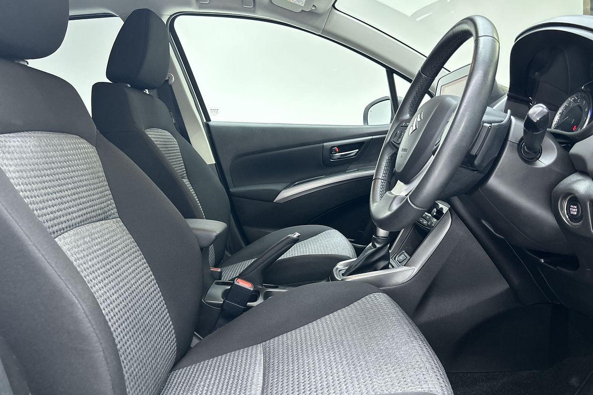 2023 Suzuki S-Cross JYB