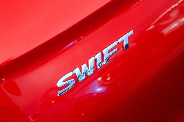 2025 Suzuki Swift Hybrid UZ