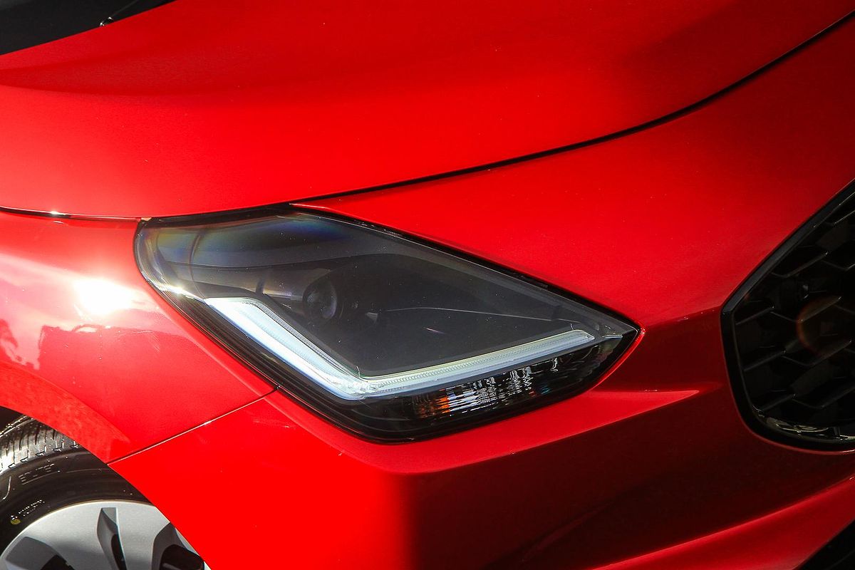 2025 Suzuki Swift Hybrid UZ