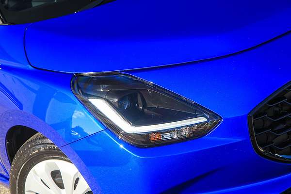 2025 Suzuki Swift Hybrid UZ