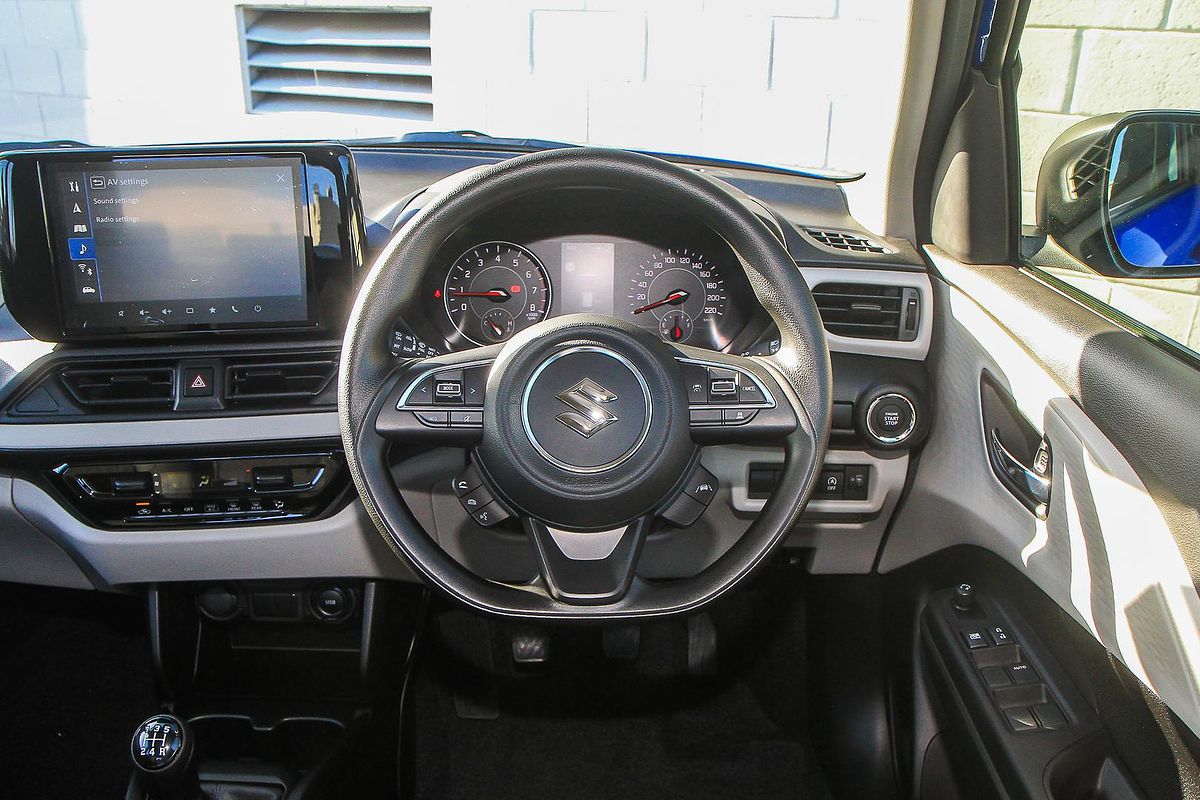 2025 Suzuki Swift Hybrid UZ