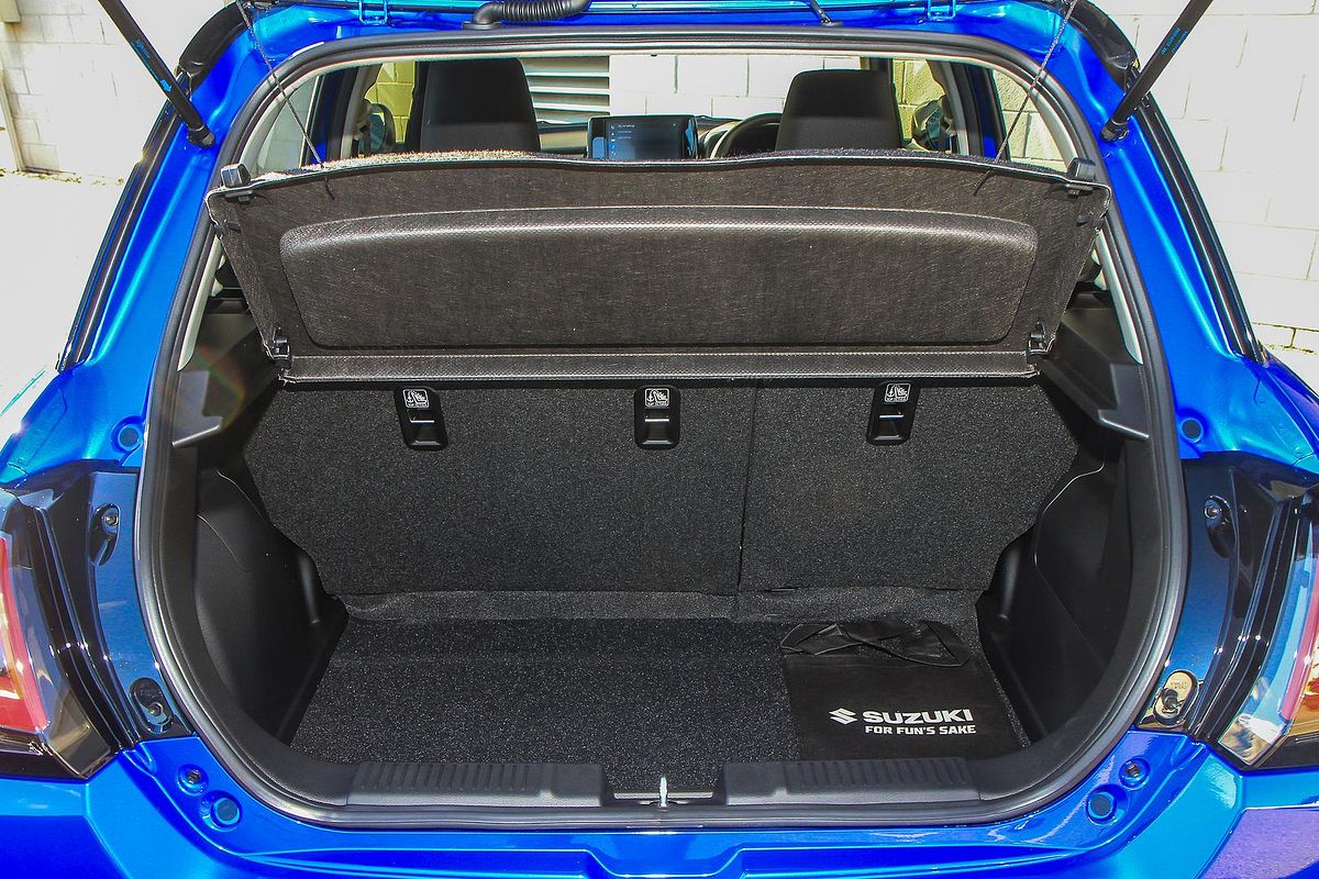 2025 Suzuki Swift Hybrid UZ