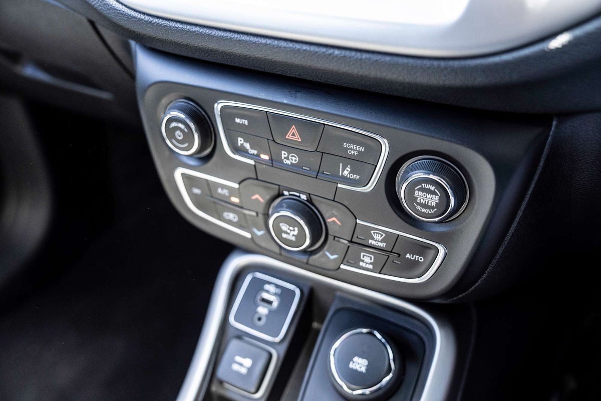 2021 Jeep Compass S-Limited M6