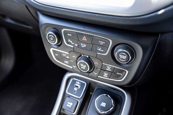 2021 Jeep Compass S-Limited M6