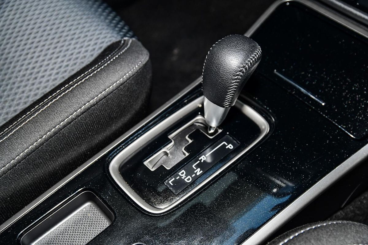 2019 Mitsubishi OUTLANDER ES 7 SEAT (2WD) ZL MY19