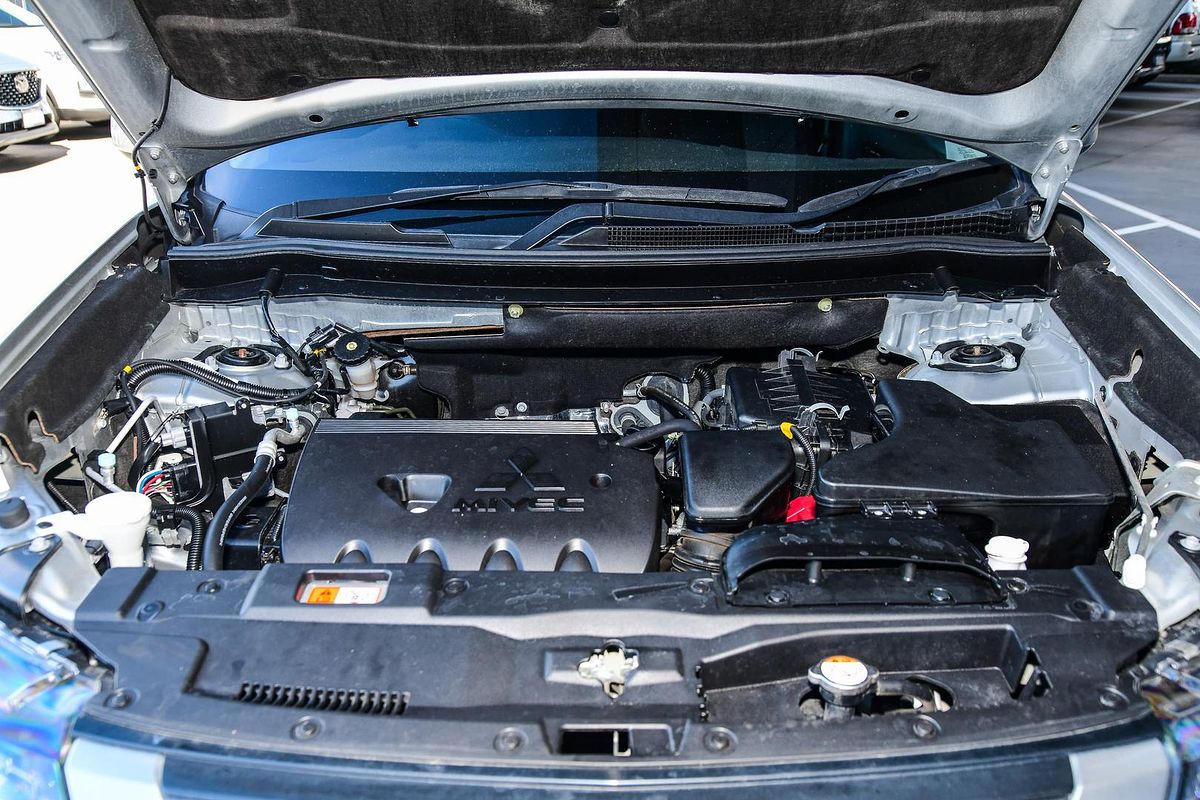 2019 Mitsubishi OUTLANDER ES 7 SEAT (2WD) ZL MY19