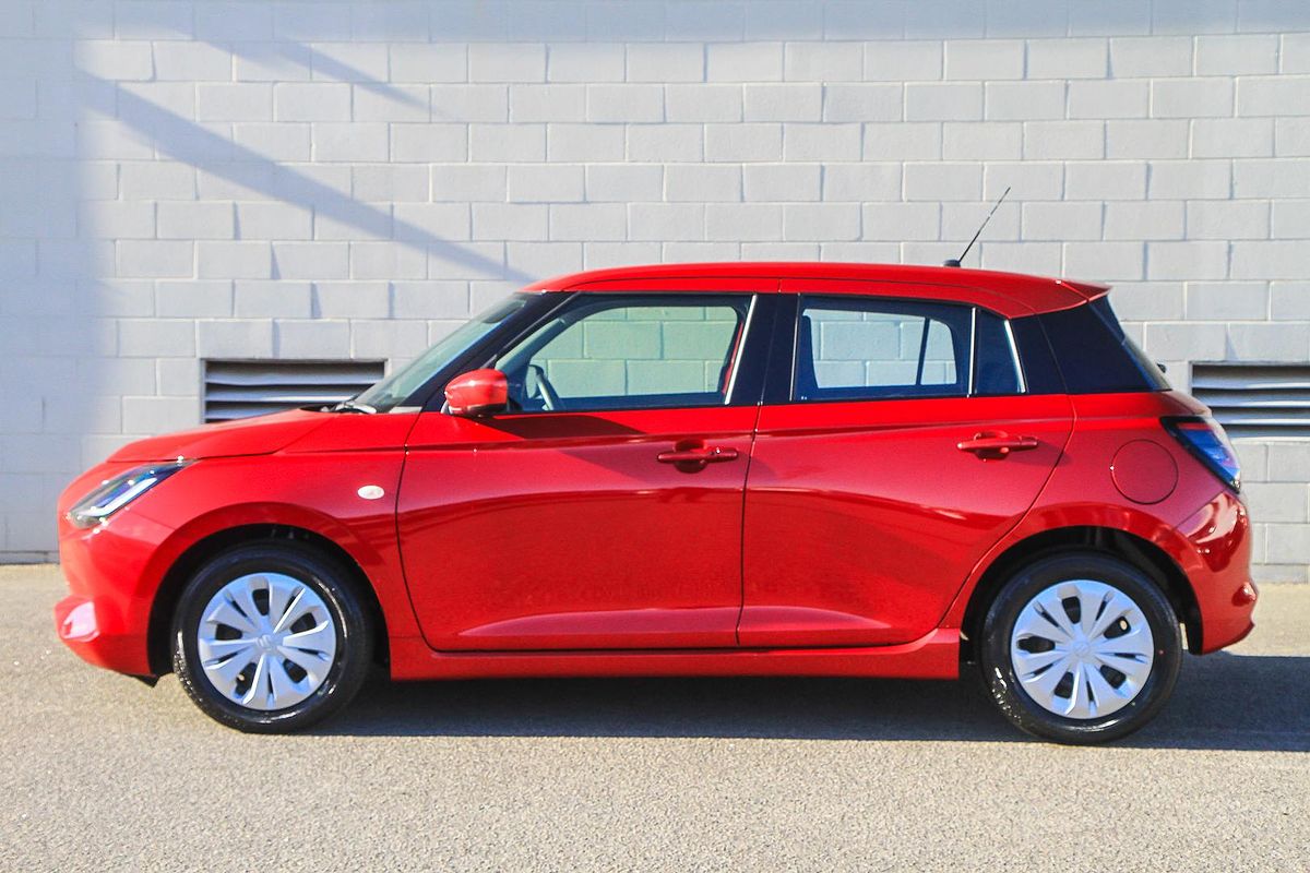 2025 Suzuki Swift Hybrid UZ