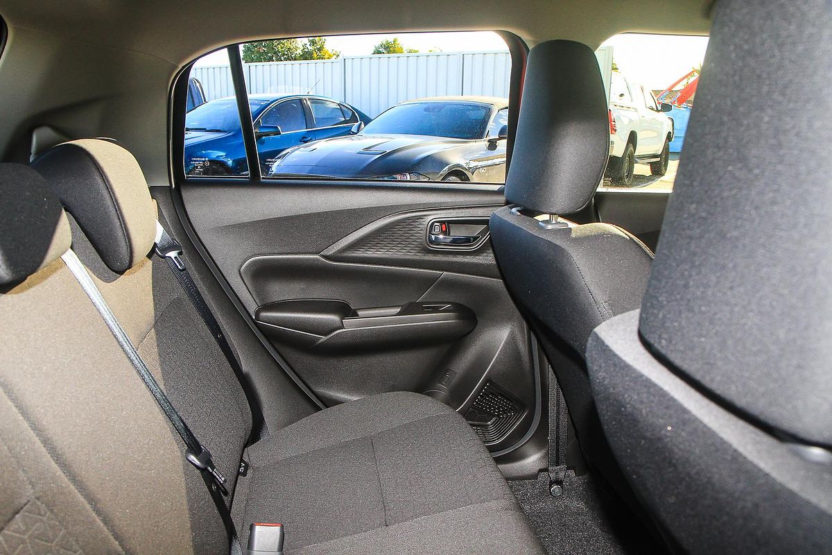 2025 Suzuki Swift Hybrid UZ