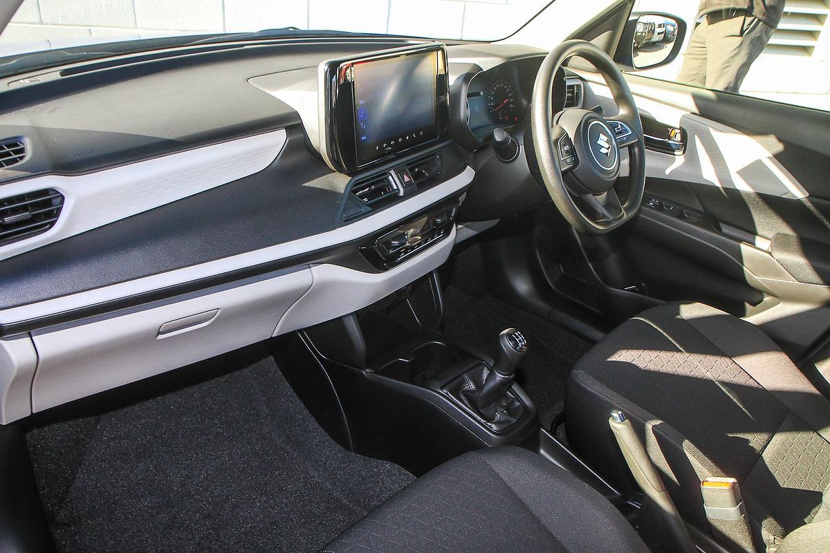 2025 Suzuki Swift Hybrid UZ