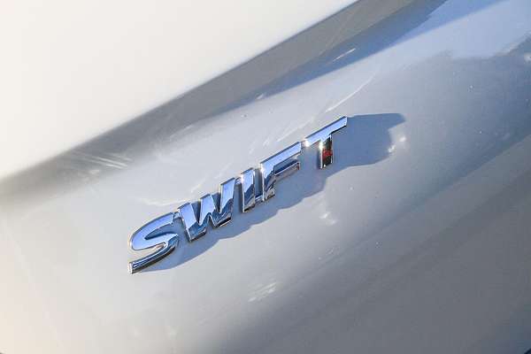 2025 Suzuki Swift Hybrid UZ