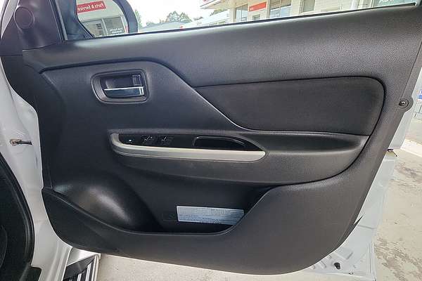 2019 Mitsubishi Triton GLS MR 4X4