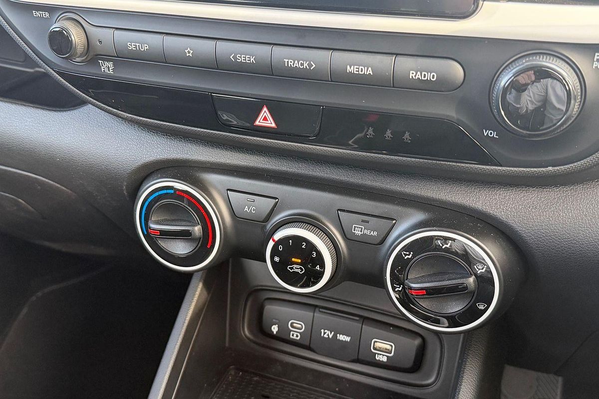 2025 Hyundai Venue Active QX.V5